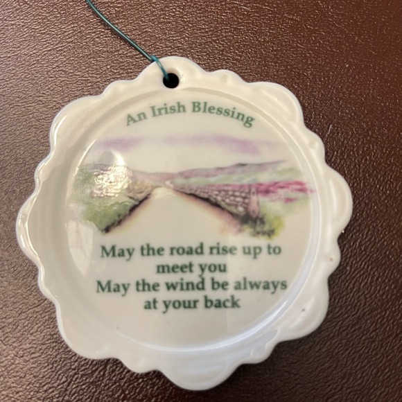 Two Irish ornaments, glass shamrock and porcelain Irish blessing. - Picture 3 of 8